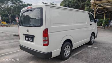 Toyota Hiace Panel Van 2.5D (M)