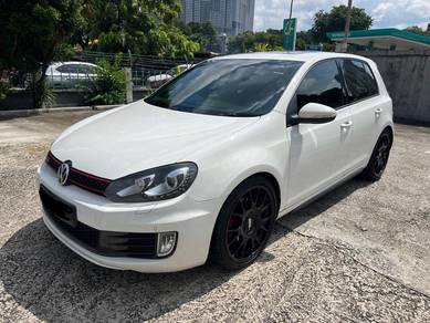 Volkswagen GOLF 2.0 GTi (A)