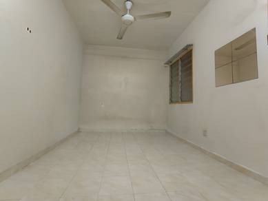 Apartment Idaman Ground Floor, Damansara Damai for Sale
