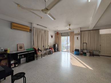 2 Storey Terrace | Partly Furnished | Tmn Sri Nibong | East Facing