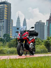 2022 - Honda X-ADV 750 V2 with Honda Smart Top-Box