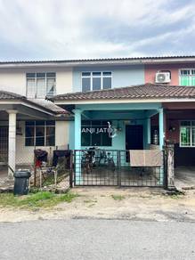 Rumah Teres 2 Tingkat [Taman Barakah, Tanah Merah]
