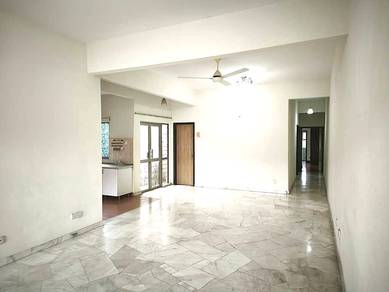 TOWNHOUSE Tmn Equine 🌸 Sri Kembangan AIR COND AEON MRT GATED & QUIET