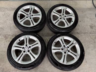 Rim original mercedes 17 inch tayar 95% tahun 2025