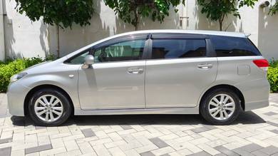 Toyota WISH 1.8 S (A)