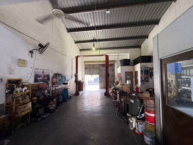 Workshop Kereta di Taman Perniagaan Senawang