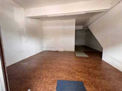 Ground Floor Shop Lot @ Taman Daya / Jalan Sagu / Available Now R