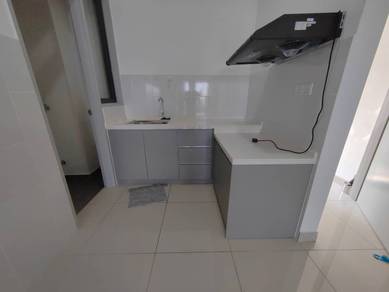 【 Medium Floor , Semi Furnished 】 Legendview, Behind Lotus Rawang