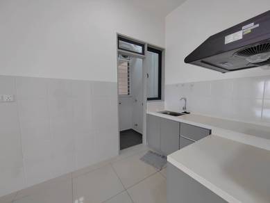 【 Medium Floor , Semi Furnished 】 Legendview, Behind Lotus Rawang