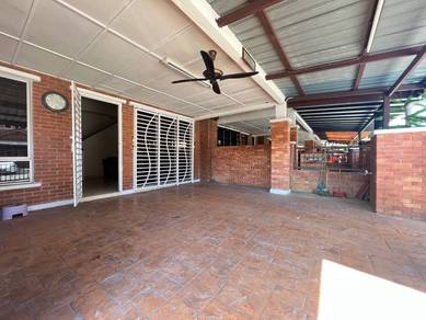 Rumah Teres dua tingkat Alam Budiman Seksyen U10 Shah Alam Selangor