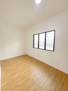 Senai full loan low cost double storey renovated condition unit