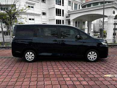 Toyota Voxy ZS Kirameki 8 Seater Untuk Disewa