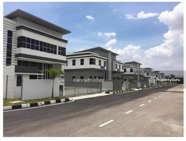 Desa Cemerlang Ulu Tiram 1.5storey Cluster factory For Sale