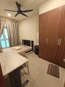 Season Luxury Apartment / Master room / to ciq 10 mins / Near Jb Town