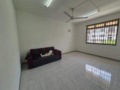 061006 / Sri Awana lvl3 @ Selesa Jaya / 3 room / Town