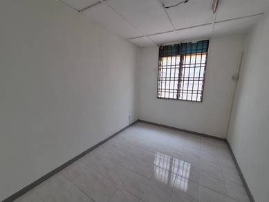 061006 / Sri Awana lvl3 @ Selesa Jaya / 3 room / Town
