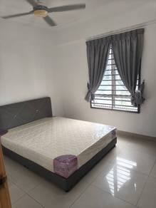 Suriamas suites / Larkin / to ciq 10 mins / Low Deposit / Common room