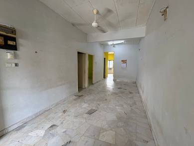 Desa Cemerlang, Jln Kekabu, walking distance to shoplot, 3 room, 1 sty