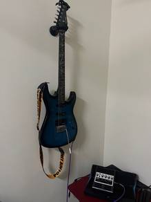 Eletric Guitar + portable amp build in effect
