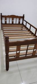 katil antik yang bagus guna 