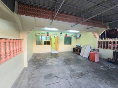 Tmn Universiti 1-Storey Low cost 2bed 1bath /near Lotus Mutiara Rini  