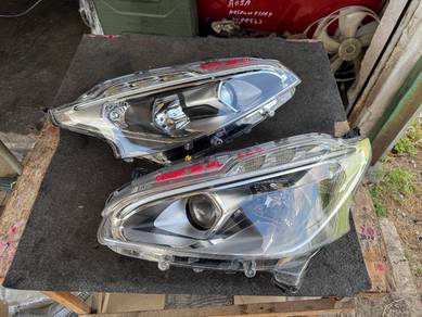 No 8-10-9 Peugeot 208 NFL 2018 Smoked Headlamp