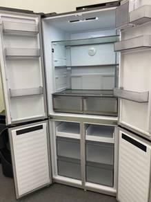 peti sejuk / fridge