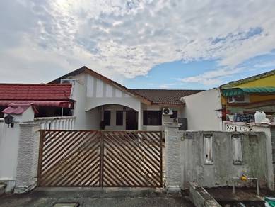 Teres Setingkat Renovated Tmn Mawar Pasir Gudang 