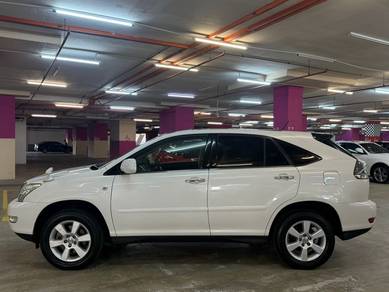 Toyota HARRIER 2.4 PREMIUM L PWRBOOT/PANAROOF