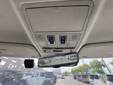 Land Rover defender 110 (A) Meridian Digital meter