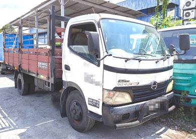 Hino 14.5 Kaki (3Tan)(6 tayar) DIesel Hijau Local
