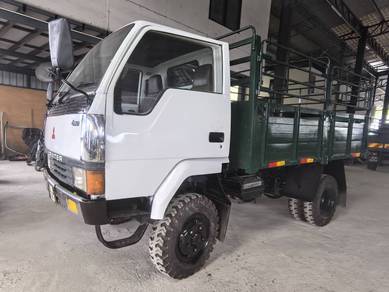 Used Mitsubishi 4X4 Wooden Cargo Small Cabin