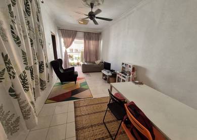 Freehold Balcony Luas Residensi Bistaria, Taman Ukay Bistari, Ampang