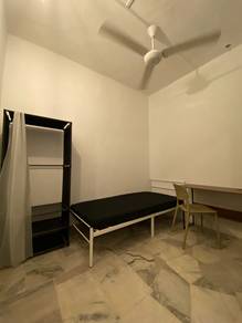 Bilik Lelaki Fully Furnished Subang Airport Inc Utiliti + WIFI