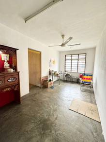 Bukit indah flat for sale , below market value , pangsapuri flat