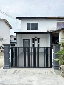 Simpang Renggam ( Tmn Midori)‼️ Double Storey Endlot ( Renovated)🌟