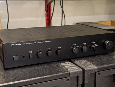Rotel Integrated Stereo Amplifier 
