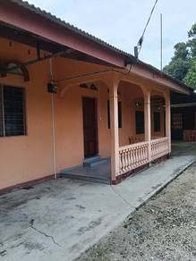 RUMAH UNTUK DISEWA – Kampung Parit Raja Tengah, Muar