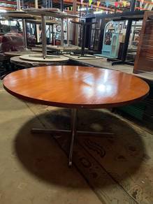 Round Table