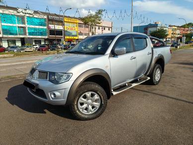 Mitsubishi TRITON 2.5 4x4 (M) CASH ONLY