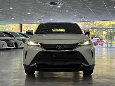 A 11K MILEAGE 2022 Toyota HARRIER 2.0 G BLACK INT