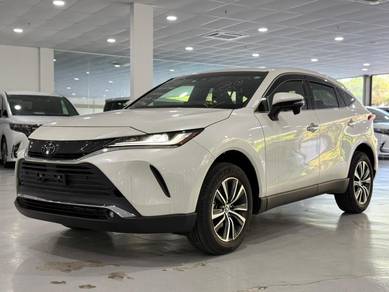 A 11K MILEAGE 2022 Toyota HARRIER 2.0 G BLACK INT