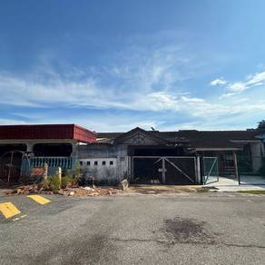 Teres setingkat kampung selamat, Kuantan
