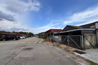 Teres setingkat kampung selamat, Kuantan