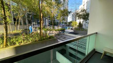 Ideal for Singapore Commuters | Bus Stop Right Outside