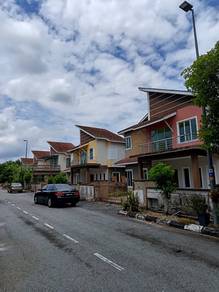 Banglo 2 Tingkat Luas di Banting – 6 Bilik, Freehold, Harga Nego