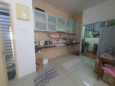 OUG Parklane Freehold Condo for Sale