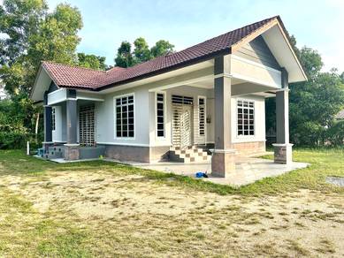 Banglo Halaman LUAS di BACHOK (Beris Kubur Besar)