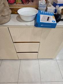 like new console table 