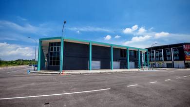 Shoplot Luas, Tepi Jalan Gambang🔥Batu 8 Near Taman Tas- Airport